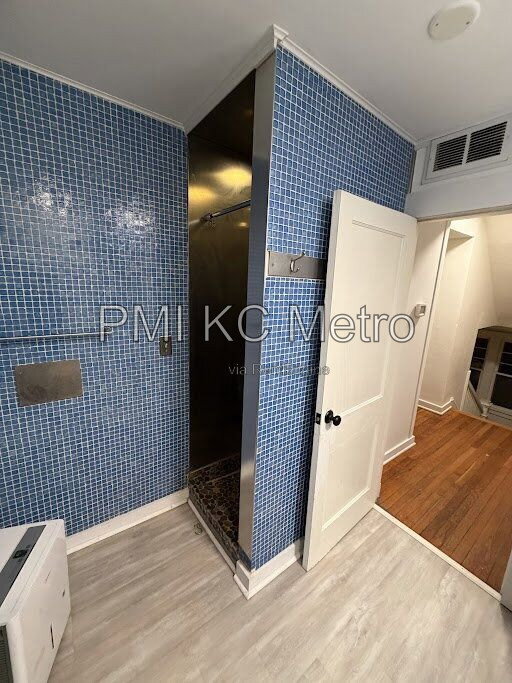 Building Photo - 3833 Campbell St