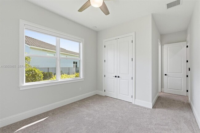 Building Photo - 4662 Estates Cir