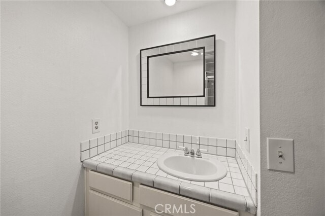 Building Photo - 1185 Bridgeport Rd