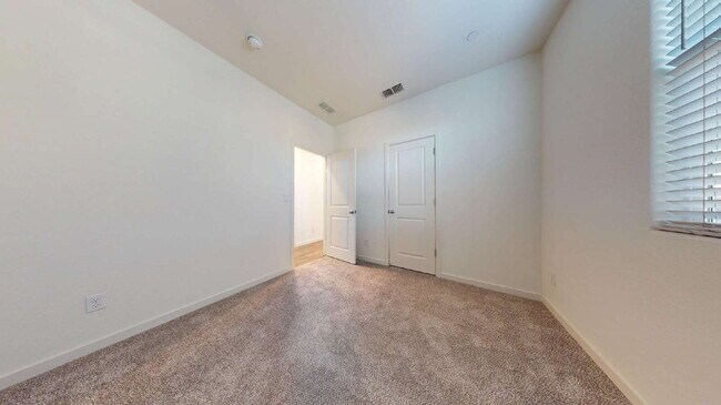 Building Photo - Fresh 3-Bed, 2-Bath Home in Natomas Crossing — Perfect for Commuters