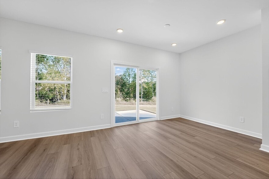 Building Photo - 2143 Rolling Hls Ct