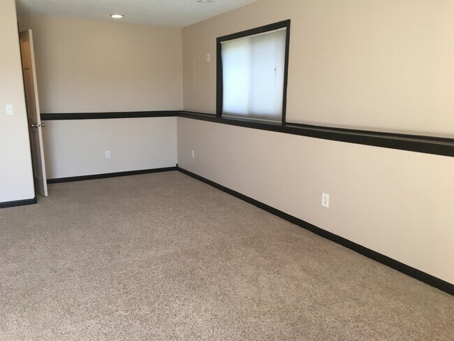 Building Photo - 5726 Egret Ave