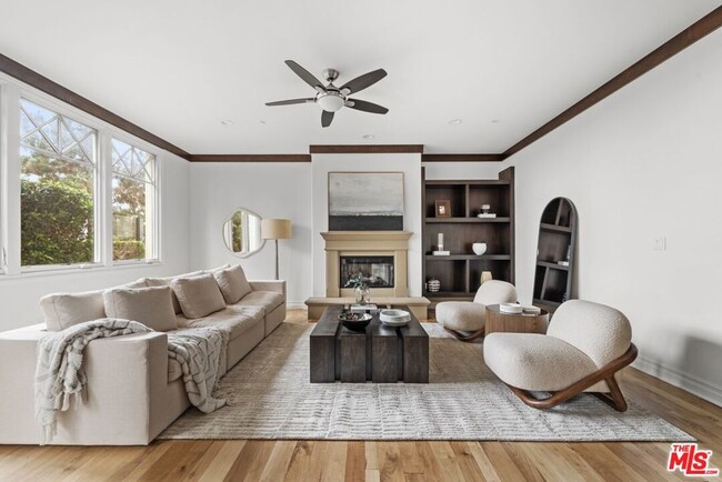 Building Photo - 6241 Crescent Park W