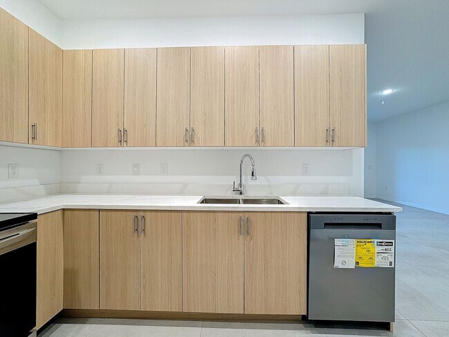 Building Photo - Townhouse For Lease in Saint Cloud