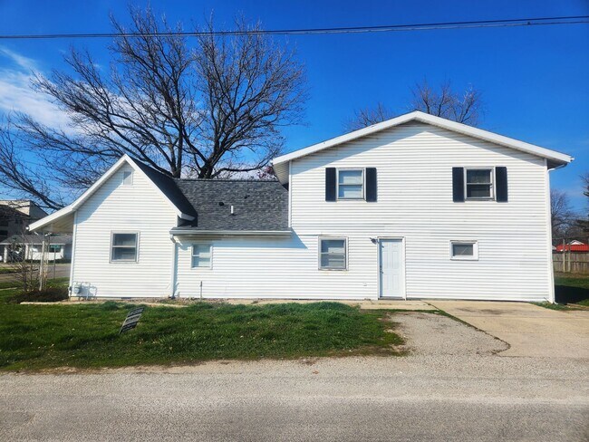 Building Photo - 1721 9th St