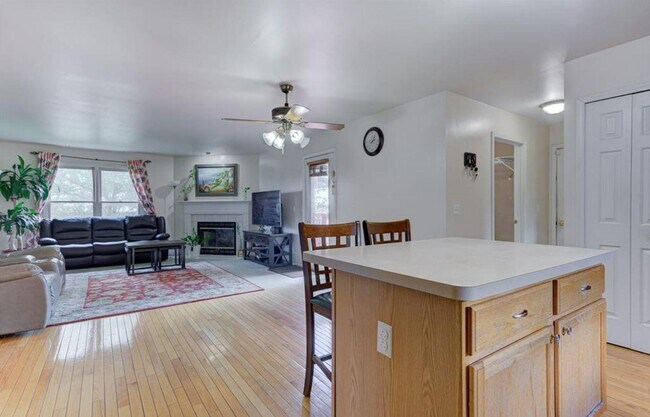 Building Photo - 44741 Cherry Hill Rd
