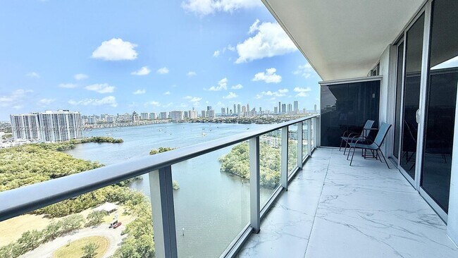 Building Photo - 16385 Biscayne Blvd