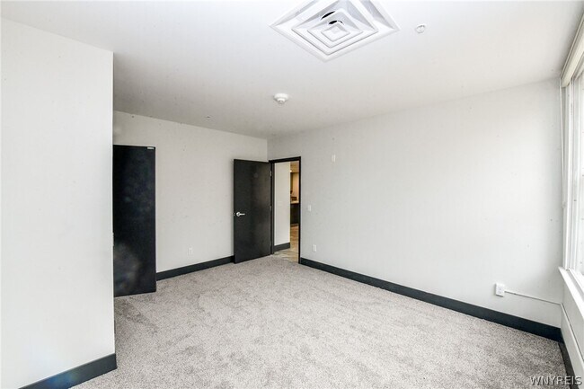 Building Photo - 40 North St