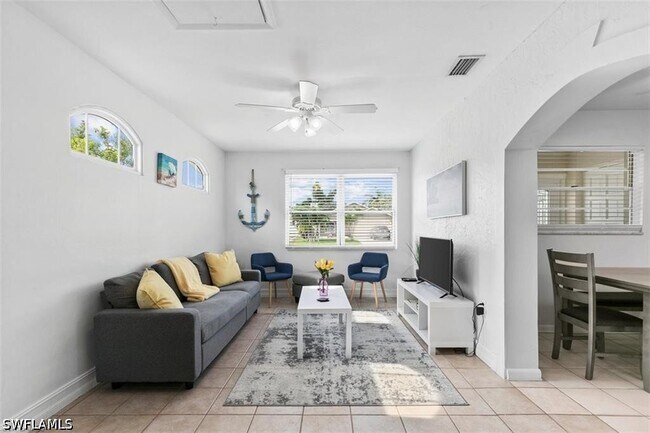 Building Photo - 717 95th Ave N