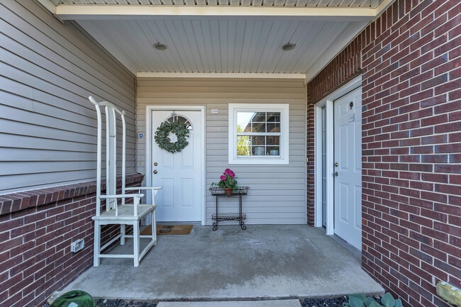 Building Photo - 2950 Hunley Dr