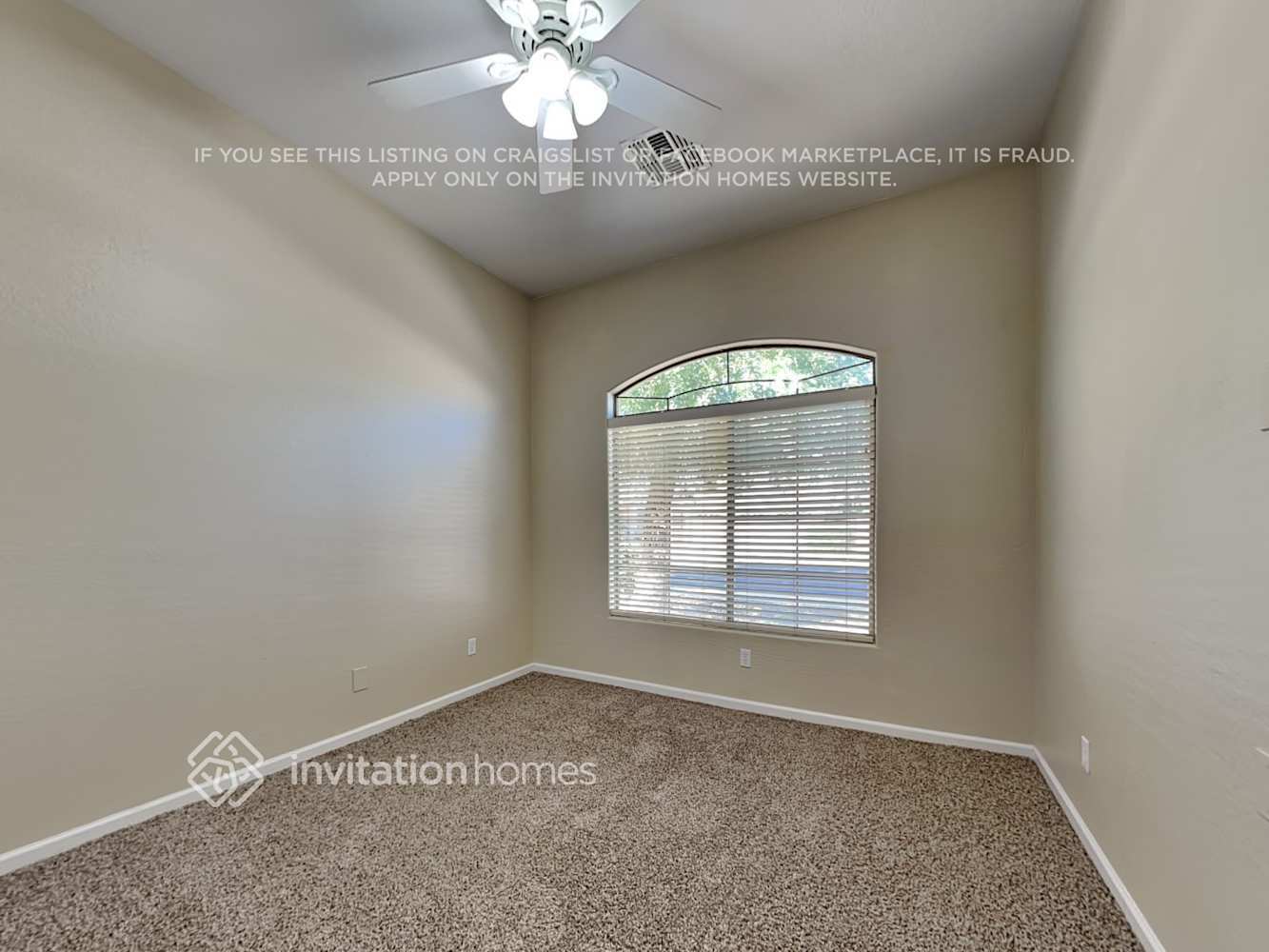 Building Photo - 7209 W Paradise Ln