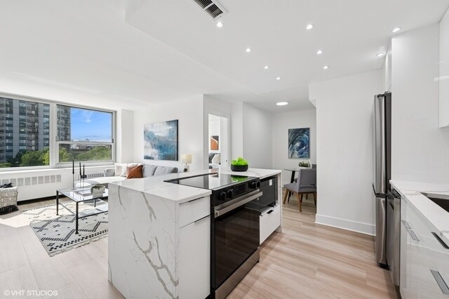 Building Photo - 1255 N Sandburg Terrace