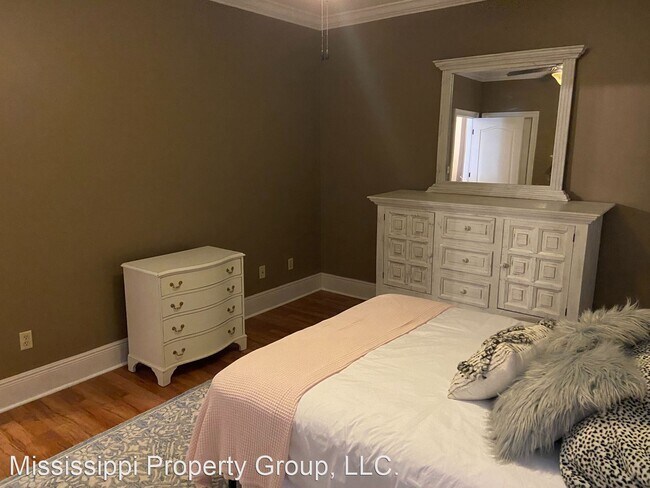 Building Photo - 3 br, 3 bath House - 107 Falls Grove Drive