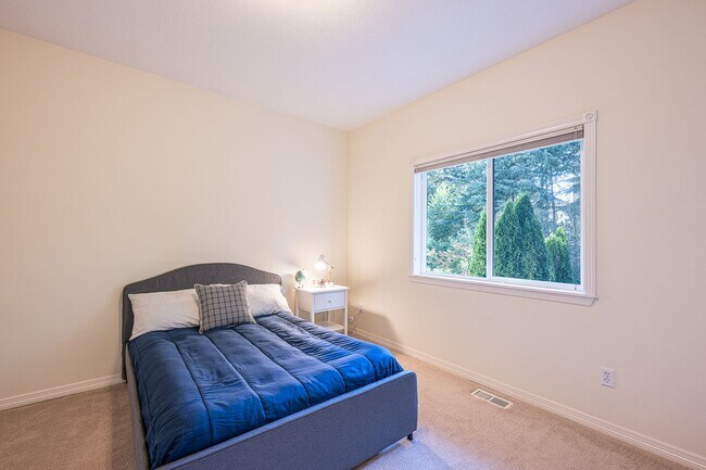 Building Photo - PRICE REDUCTION 5 Bedroom Home in the Sought-After Hillshire Estates of Bull Mountain