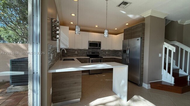 Building Photo - 4735 SW 164th Ave