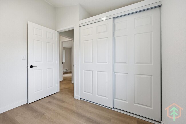 Building Photo - 2004 SE 143rd Ave