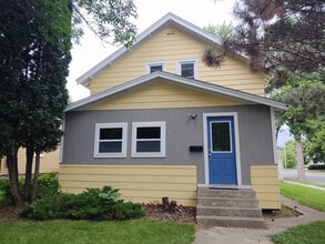 Building Photo - 415 N 9th St