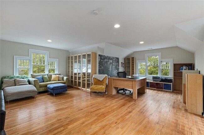 Building Photo - 120 Park Pl