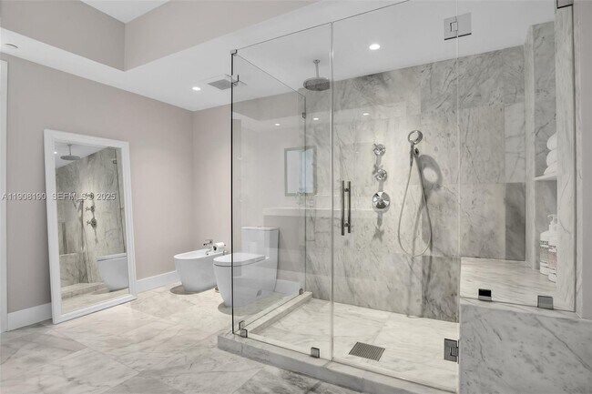 Building Photo - 450 Alton Rd