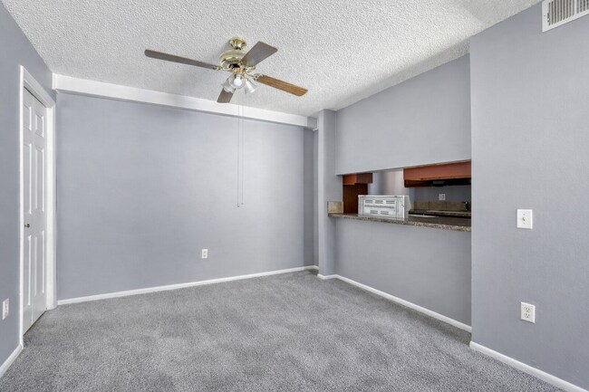 Building Photo - 1 MONTH FREE!! 2B/1B Upper Level Condo in Cottonwood Villas - Available NOW!