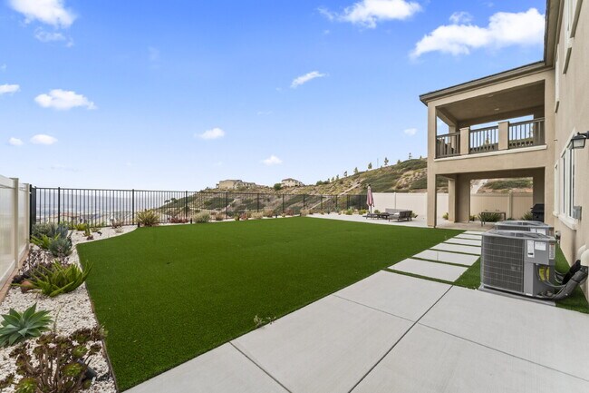 Building Photo - "Spacious Santa Clarita Sanctuary: 4-Bedro...