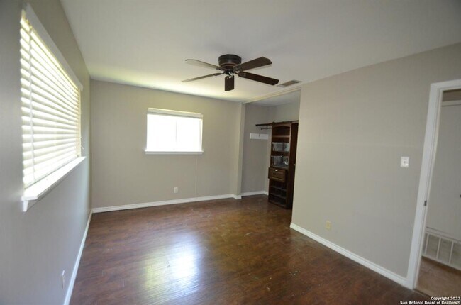 Building Photo - 405 WESTCHESTER-