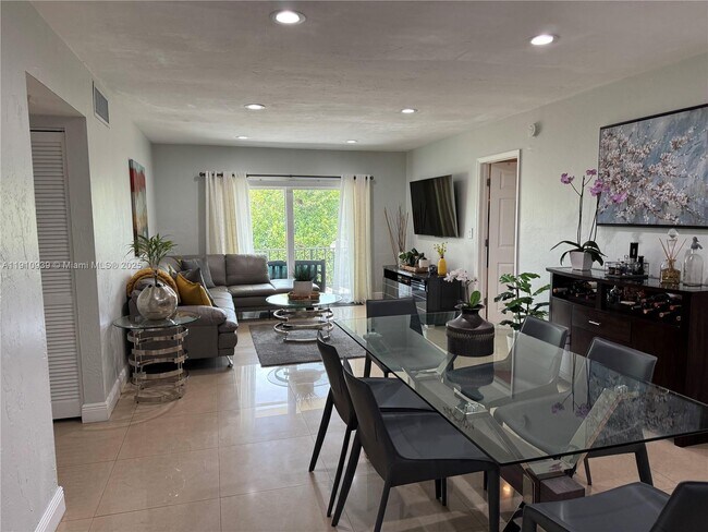 Building Photo - 14036 SW 90th Ave