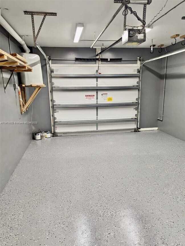 Building Photo - 2039 SE 10th Ave