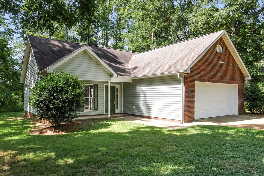 Building Photo - 2213 Brookline Ct
