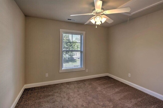 Building Photo - 348 Marquette Ct