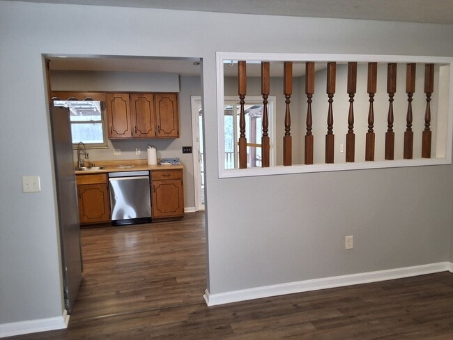 Building Photo - 1800 Preston St