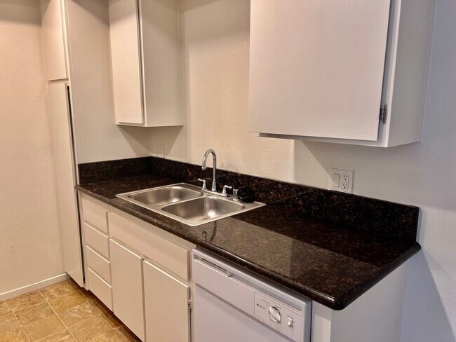 Building Photo - 10232 Black Mountain Rd