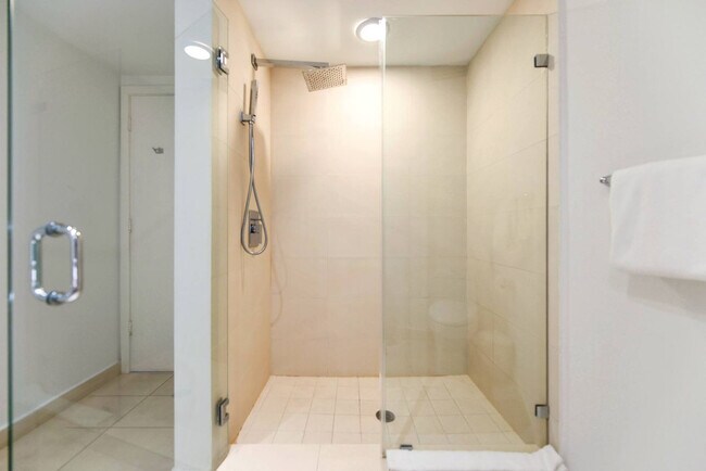 Building Photo - 4111 S Ocean Dr