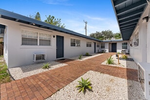 Building Photo - 1141 NE 23rd Ter