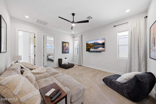 Building Photo - 6896 E Lomas Verdes Dr