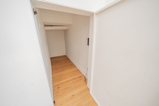 Building Photo - 848 32nd St