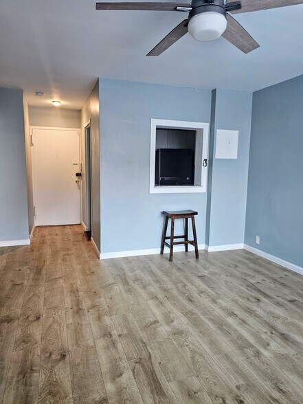 Primary Photo - 1021 Arlington Blvd