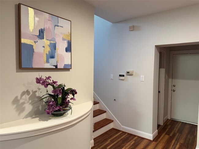 Building Photo - 9833 Marlink