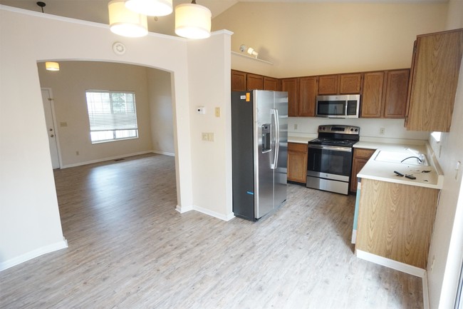 Building Photo - 9392 Burlington Ln