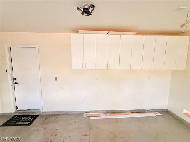 Building Photo - 7914 Villa Pintura Ave
