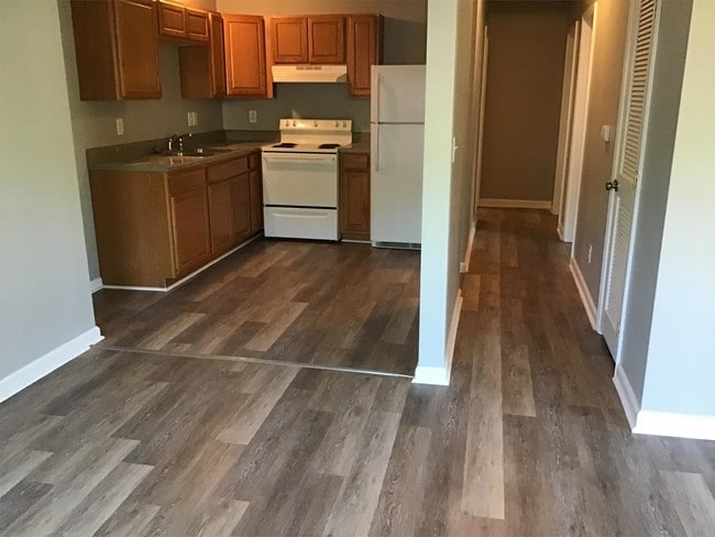 Building Photo - 2817 Colt Dr NE