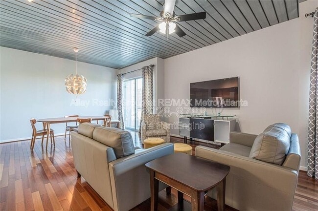 Building Photo - 620 Glen Iris Dr NE