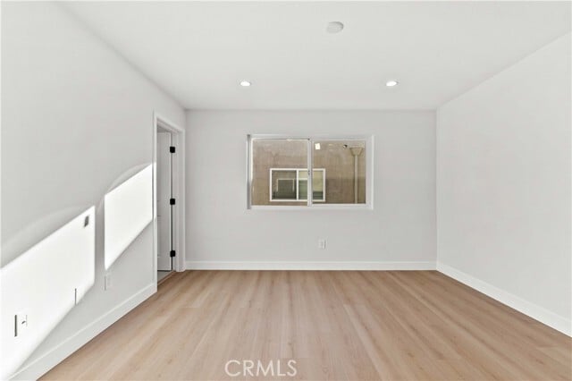 Building Photo - 552 Hahn Ave