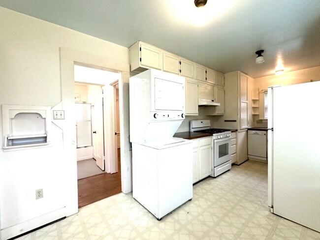 Building Photo - 4812 Ramsey Ave