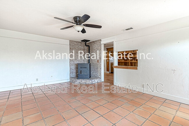 Building Photo - 7937 Endow Rd S