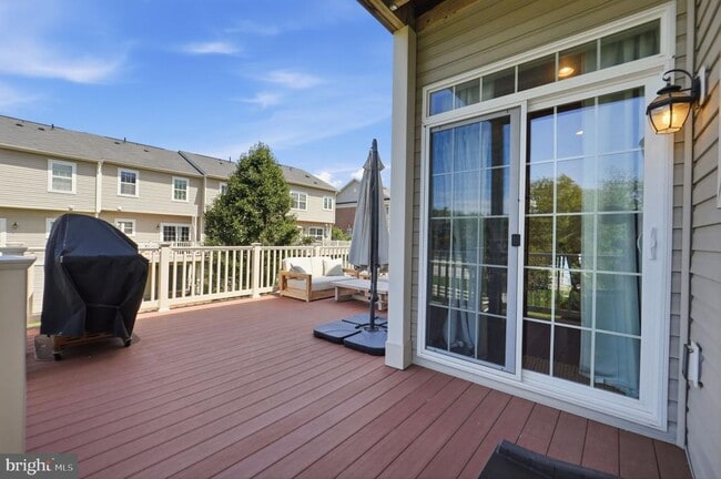 Building Photo - 11360 Sandhurst Pl