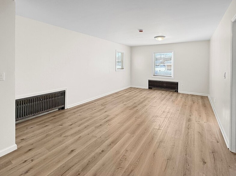 Building Photo - 4332 Albany Post Rd