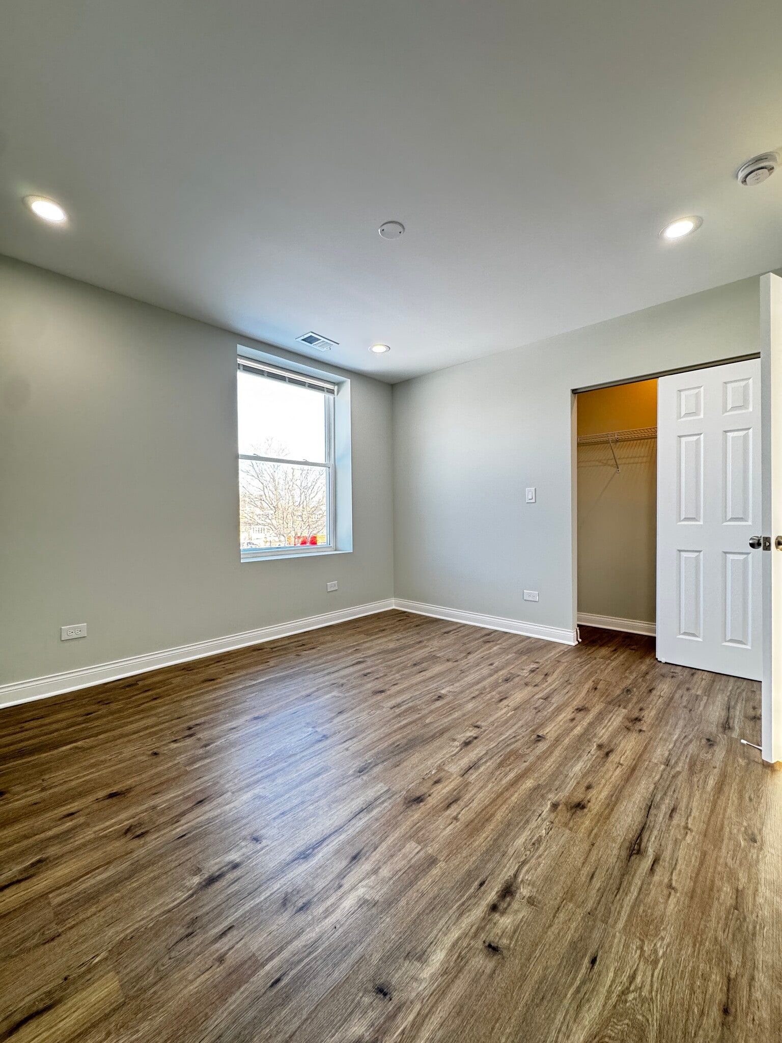 Building Photo - 6807 S Paulina St