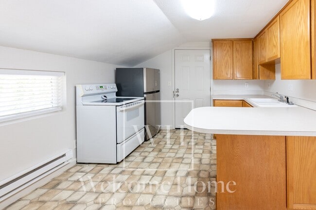 Building Photo - 115 SE 3rd St