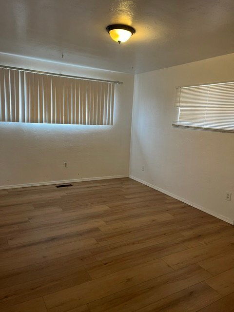 Building Photo - 1013 Palomas Dr SE